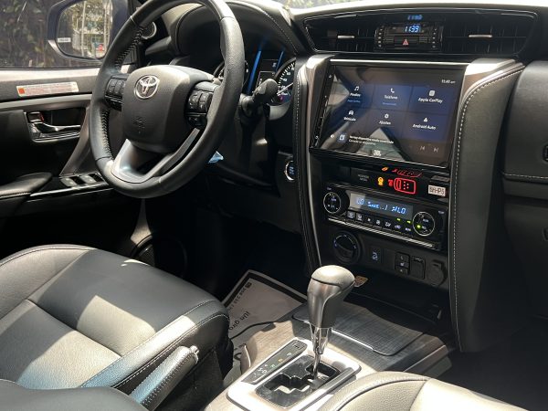 Toyota Fortuner SRV 2.8 4x4 - Imagen 8
