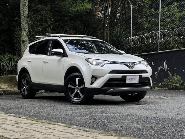 Toyota RAV4 Street