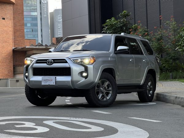 Toyota 4Runner SR5 - Imagen 2