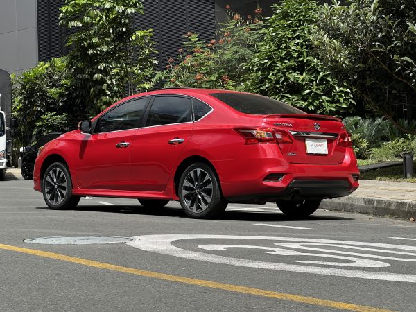 Nissan Sentra SR - Imagen 3
