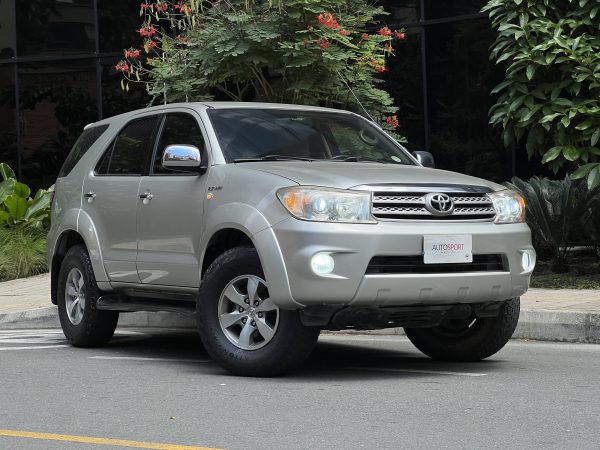 Toyota Fortuner SR5 2.7 4x4