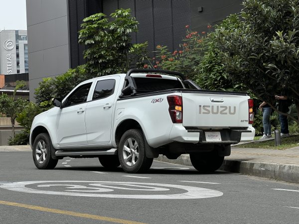 ISUZU RBC 3.0 MT 3000CC 4X4 EURO VI - Imagen 3