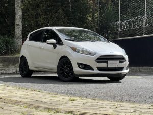 Ford Fiesta Titanium MT