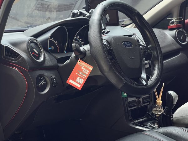 Ford Fiesta SE MT - Imagen 4