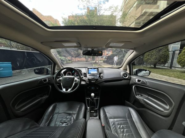 Ford Fiesta Titanium MT - Imagen 4