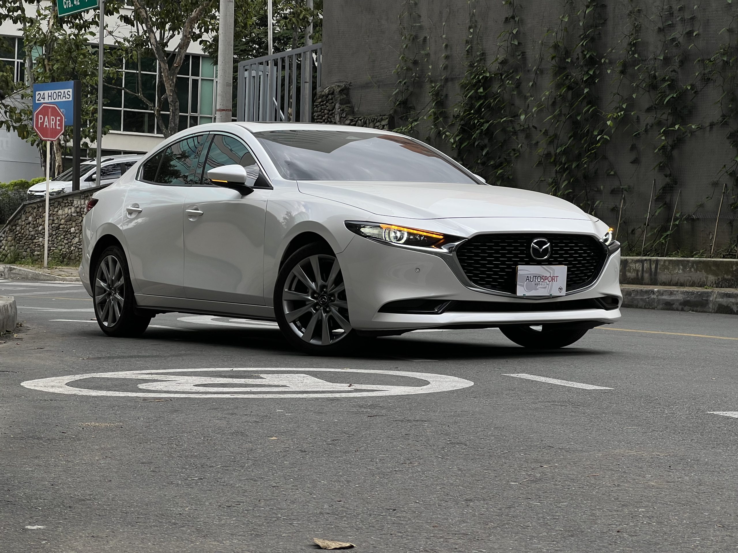 Mazda 3 financiado imágenes de mazda