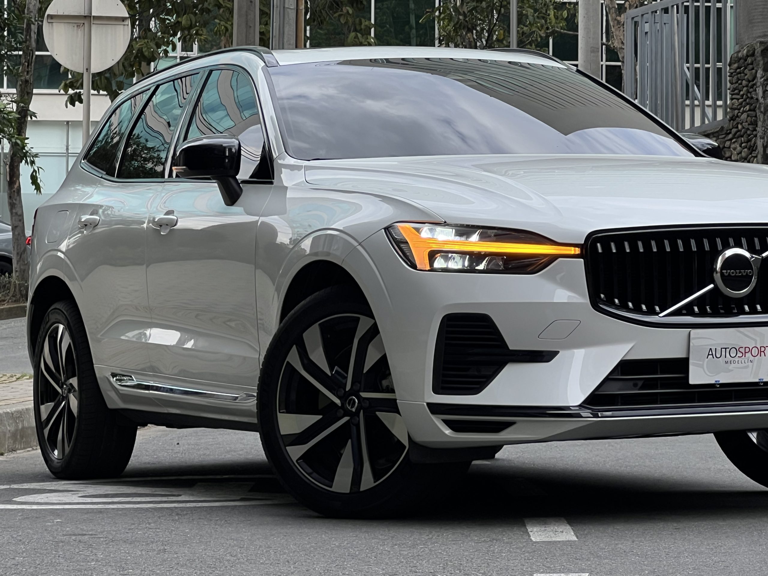 Volvo XC60 T8 Recharge Ultimate PHEV 2.0 - Imagen 2