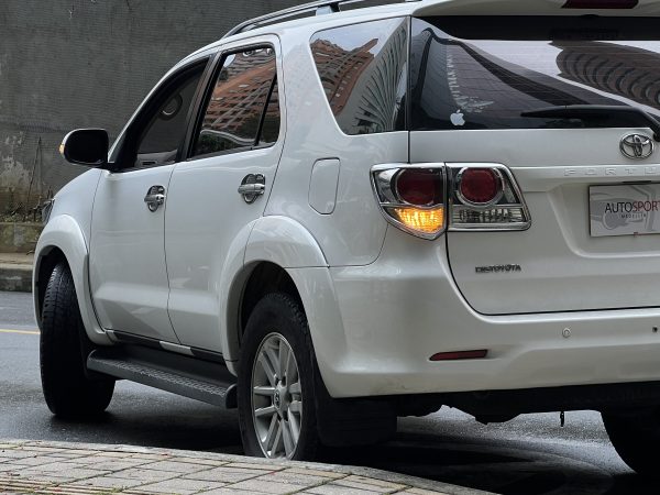 Toyota Fortuner SR5 2.7 - Imagen 3