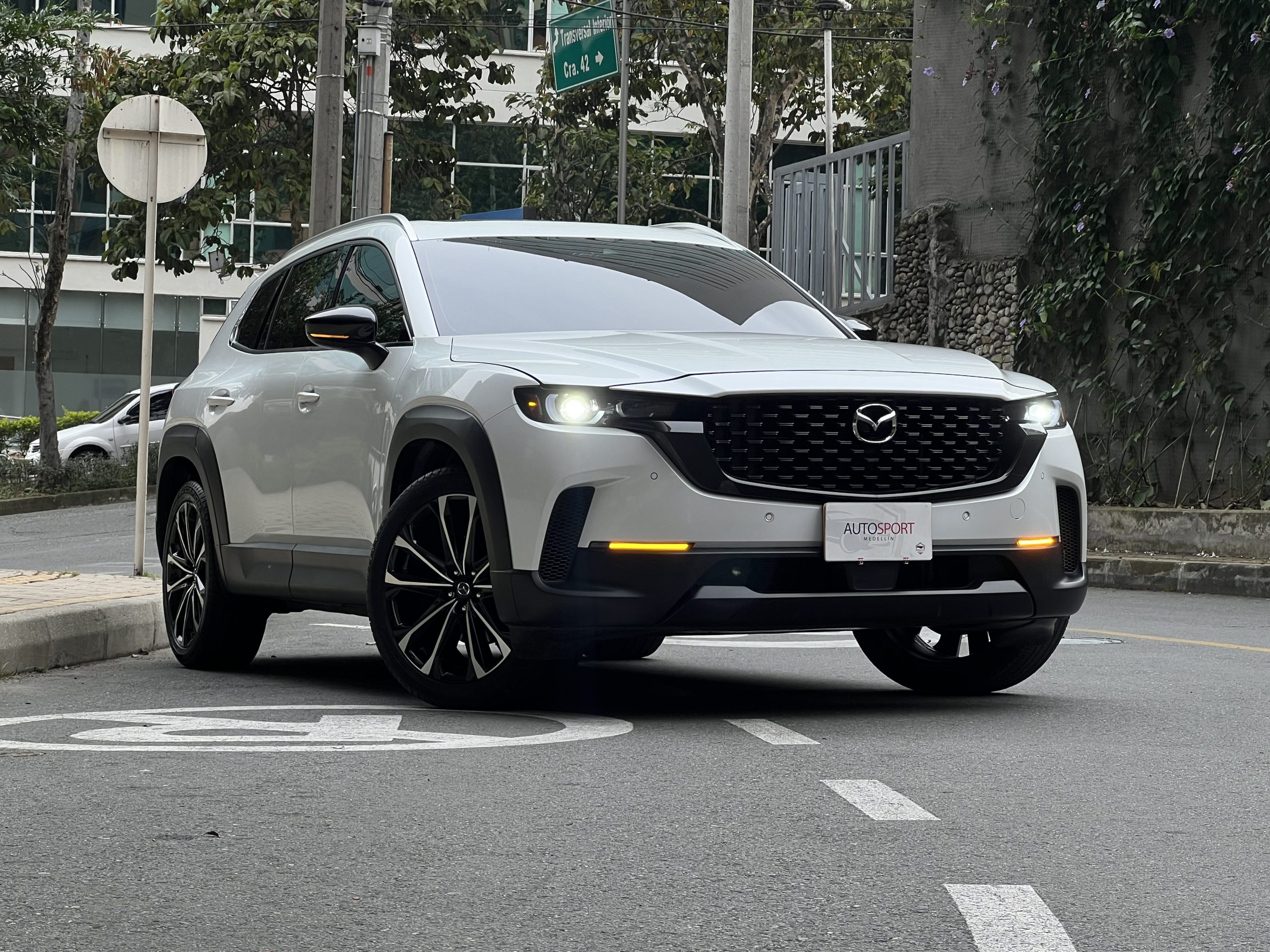 Mazda CX50 Grand Touring Crédito para carros usados - Financiación de carros usados - Crédito y financiación para vehículos