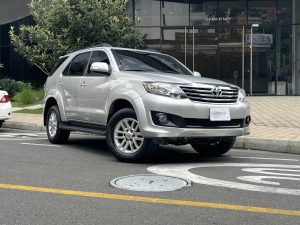 Toyota Fortuner SR5 2.7