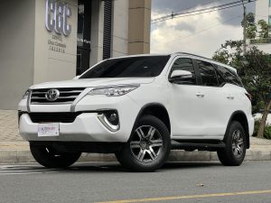 Toyota Fortuner 2.7 Mid