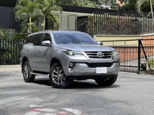 Toyota Fortuner SRV