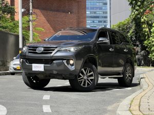 Toyota Fortuner SRV