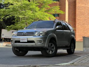 Toyota Fortuner SR5